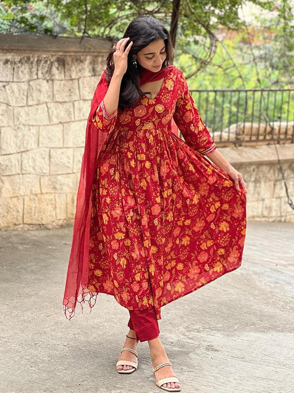 Red Cotton Floral Printed Kurti With Pant & Dupatta Set