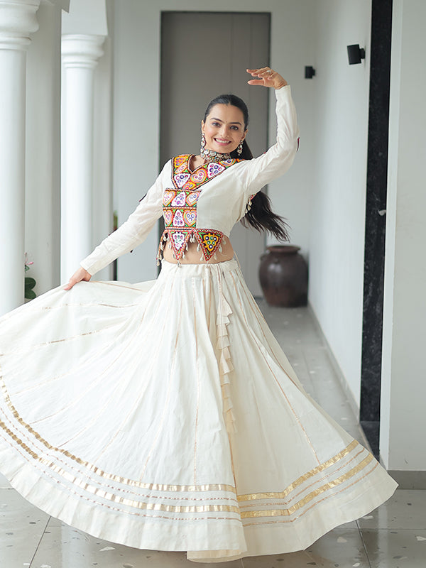 Off White Kutchi Gamthi Embroidered Work Blouse With Lehenga