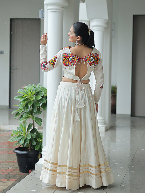 Off White Kutchi Gamthi Embroidered Work Blouse With Lehenga