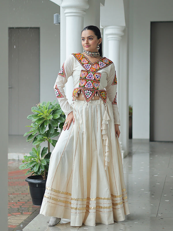 Off White Kutchi Gamthi Embroidered Work Blouse With Lehenga