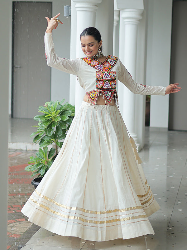 Off White Kutchi Gamthi Embroidered Work Blouse With Lehenga
